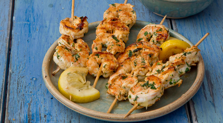 Prawn Skewers With Garlic Bread