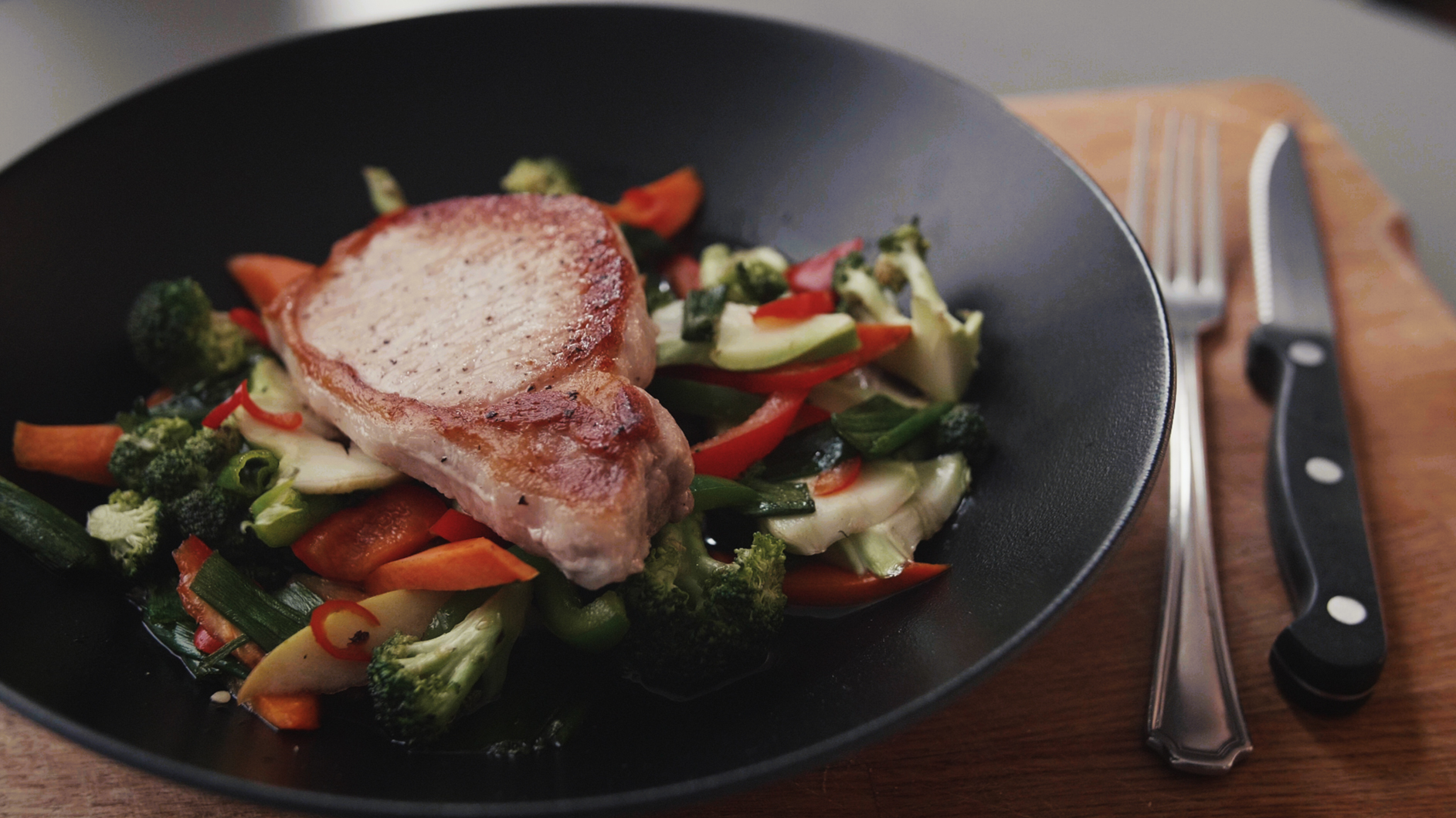 Grilled Pork Chop and Vegetable Stir Fry - SuperValu