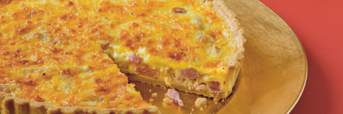 https://supervalu.ie/thumbnail/1440x480/var/files/real-food/recipes/ham-cheese-quiche.jpg