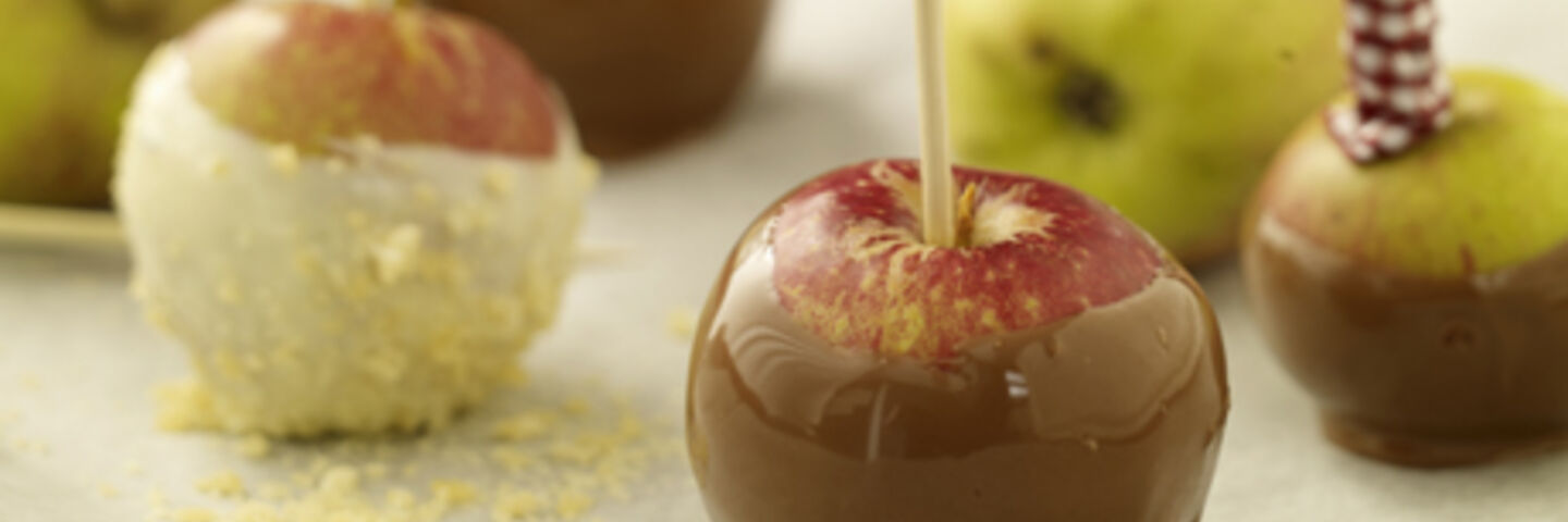 Devilishly Dipped Chocolate Apples
