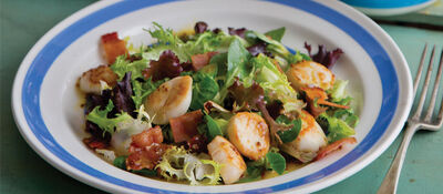 Warm Salad with Scallops, Bacon and Emerald Oils Rapeseed Oil