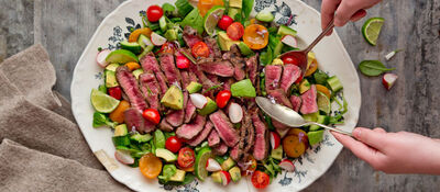 Steak and apricot salad