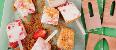 Strawberry cheesecake pops recipe