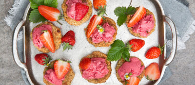 Oaty Cookie Strawberry 'Nice Cream' Sandwiches