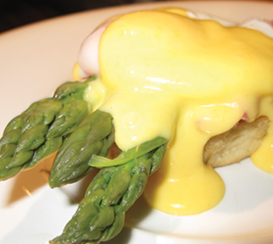Eggs Benedict with Asparagus Spears
