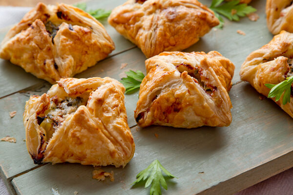 Black pudding leek apple gorgonzola parcel recipe