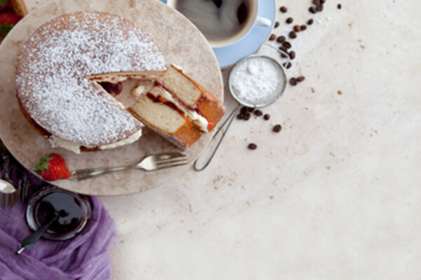 Victoria Sponge with Strawberry Jam