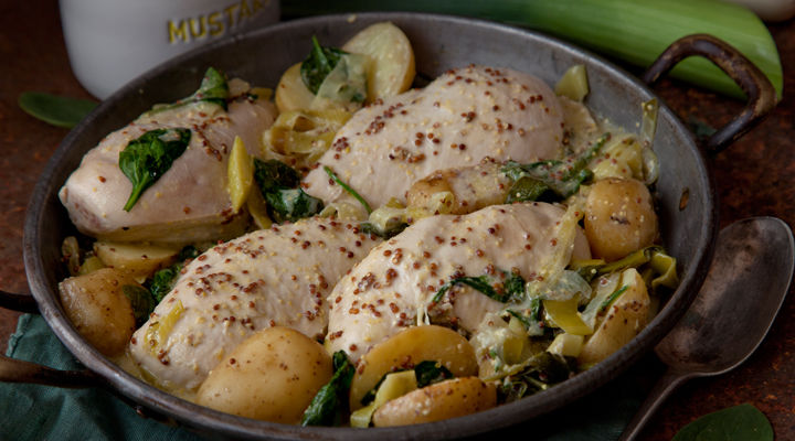 Chicken Leek Potatoes With Creme Fraiche Sauce Supervalu