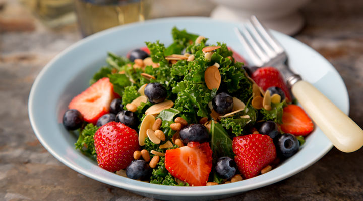 Kale blueberry strawberry salad recipe