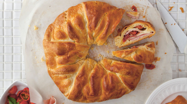 Deli picnic croissant circle