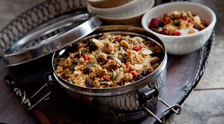 Crunchy vanilla maple granola recipe
