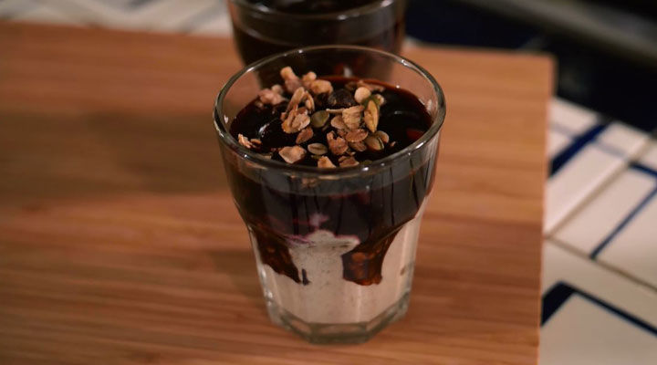 Frozen Banana Smoothie with Granola & Blueberry