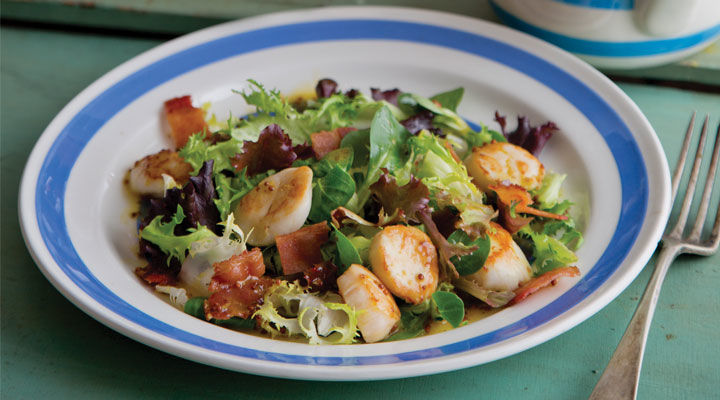 Warm Salad with Scallops, Bacon and Emerald Oils Rapeseed Oil