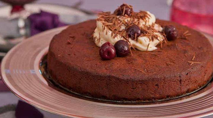 Flourless chocolate cake