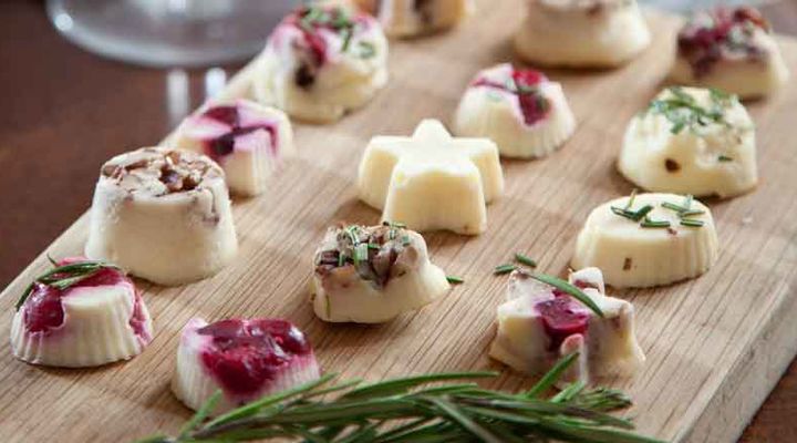 Goats cheese and pecan pies recipe