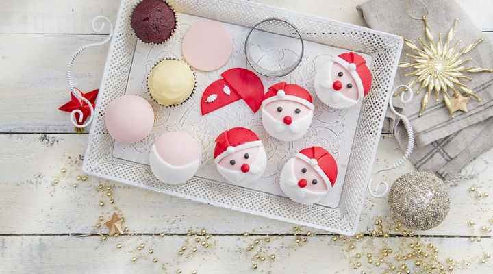 Sharon Santas red velvet cupcakes U52B7735
