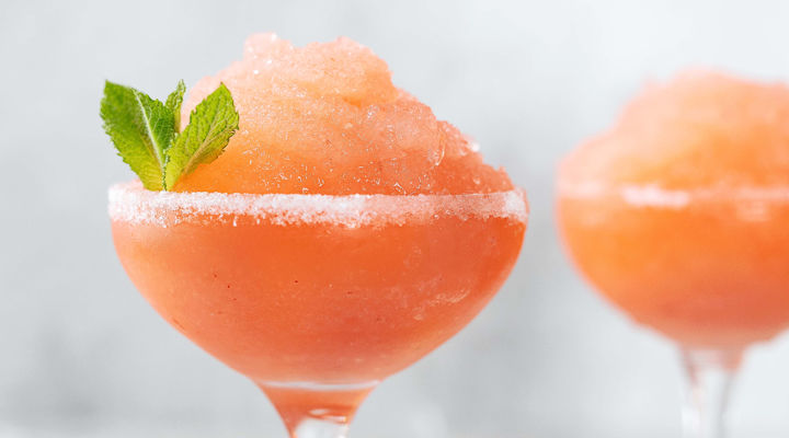 Strawberry cinnamon daiquiri recipe