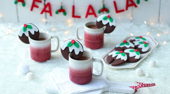 Christmas pudding hot chocolate cookie
