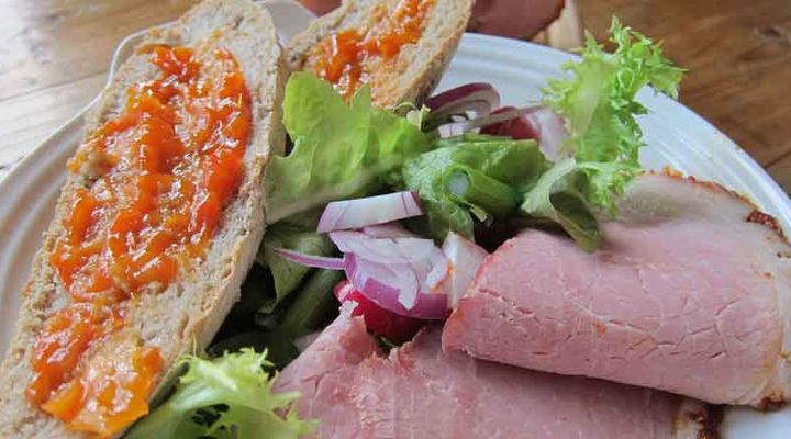 Tomato and spiced glazed ham recipe