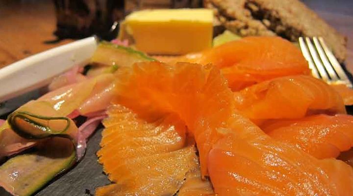 Smoked salmon brown bread recipe