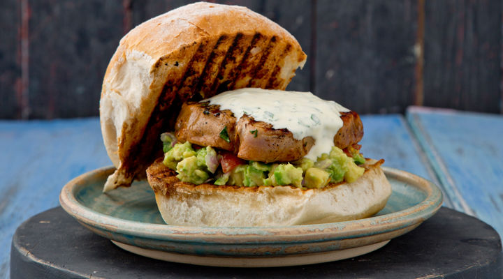 Tuna burger with guacamole recipe