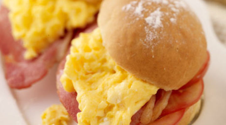 Bacon, Scrambled Egg and Tomato Bap