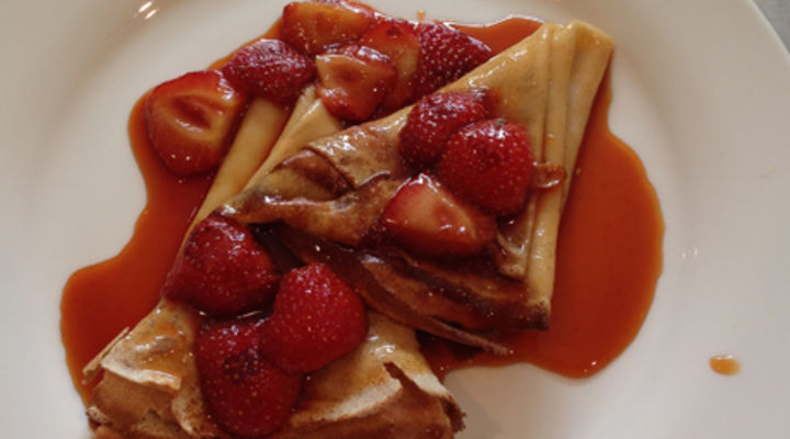 Crepe Suzette With Strawberry & Cream