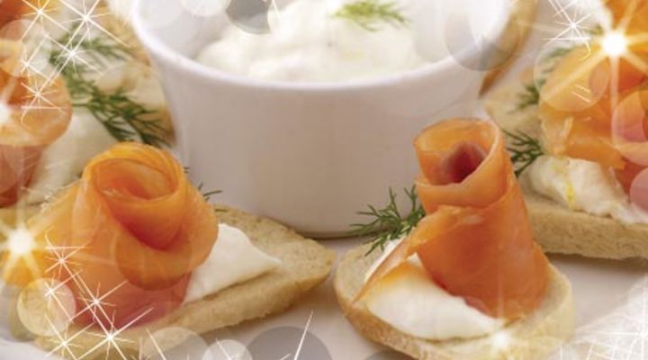 Crostini with Smoked Salmon, Dill & Cucumber