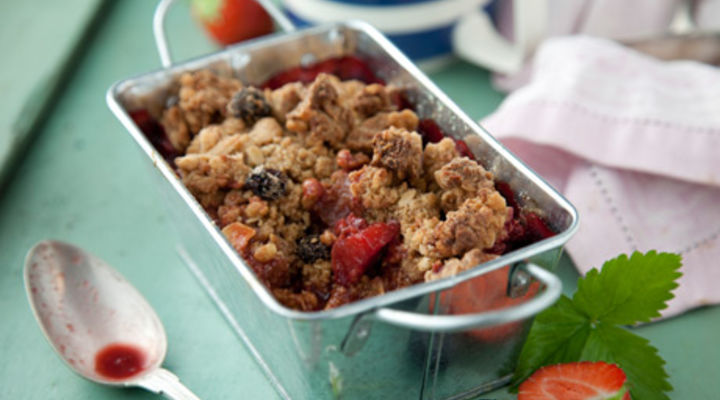 Apple & Mixed Berry O'Donnell's Granola Crumble