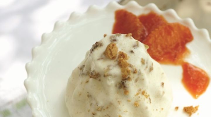 Honey semi-fredo with an Amaretti and orange sauce