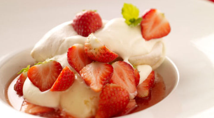 Pavlova With Vanilla Ice Cream, Champagne & Strawberry Consommé