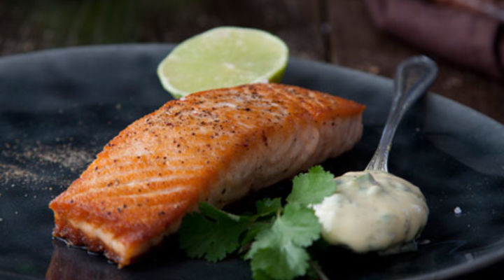 Pan-fried Salmon with Fresh Basil Mayonnaise