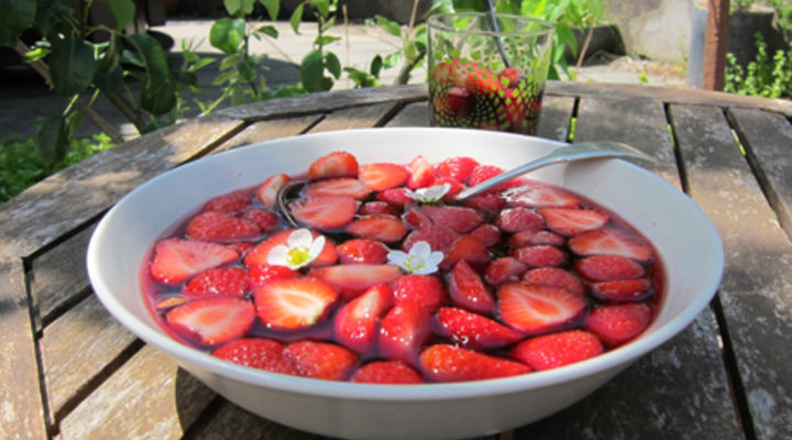 Red Wine and Strawberry Soup
