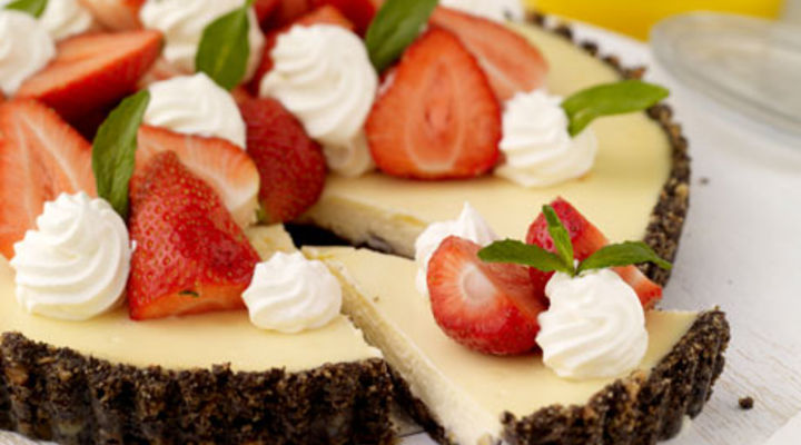 Strawberry Cheesecake Tart with Mango Coulis