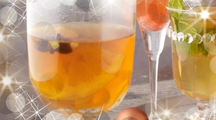 Warm Mulled Apple Juice