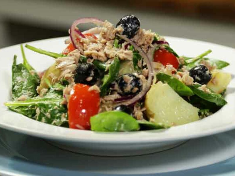 Tuna and tomato spinach salad recipe