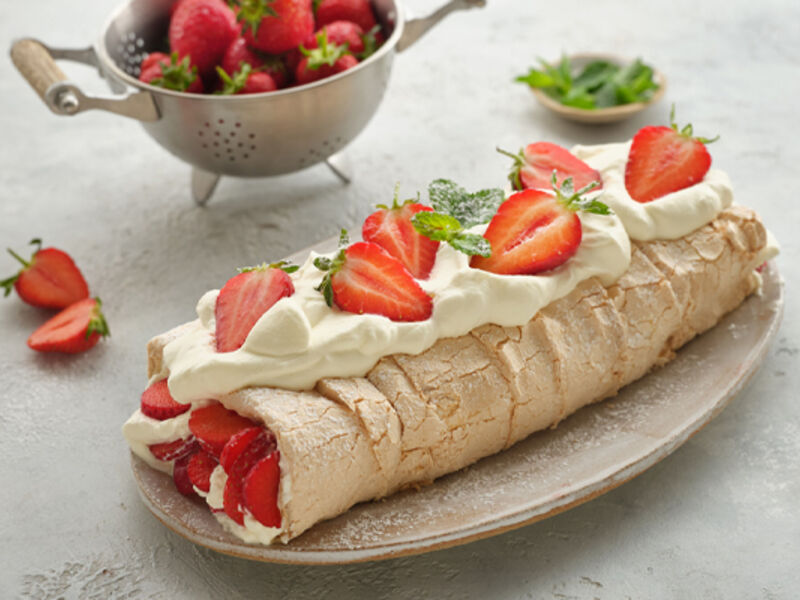 Rolled Pavlova with Strawberries & Cream - SuperValu