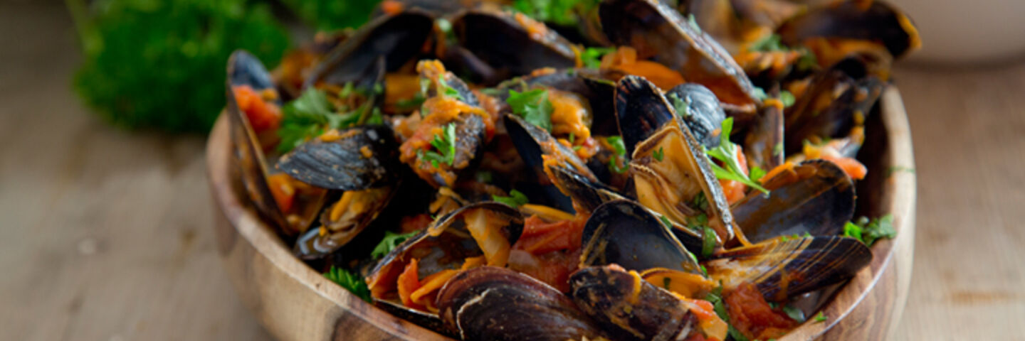 Spicy mussels hot pot recipe