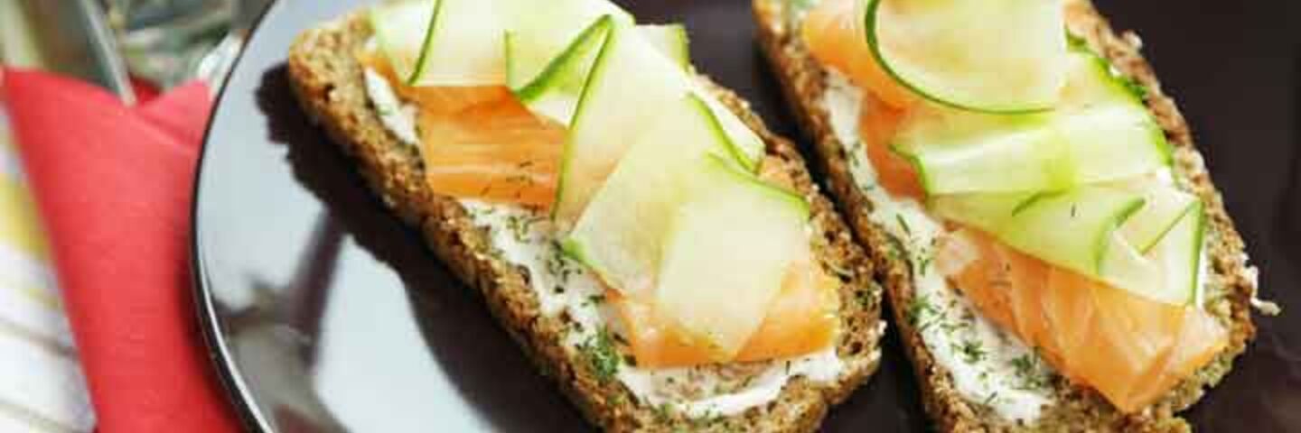 Open salmon sandwich recipe